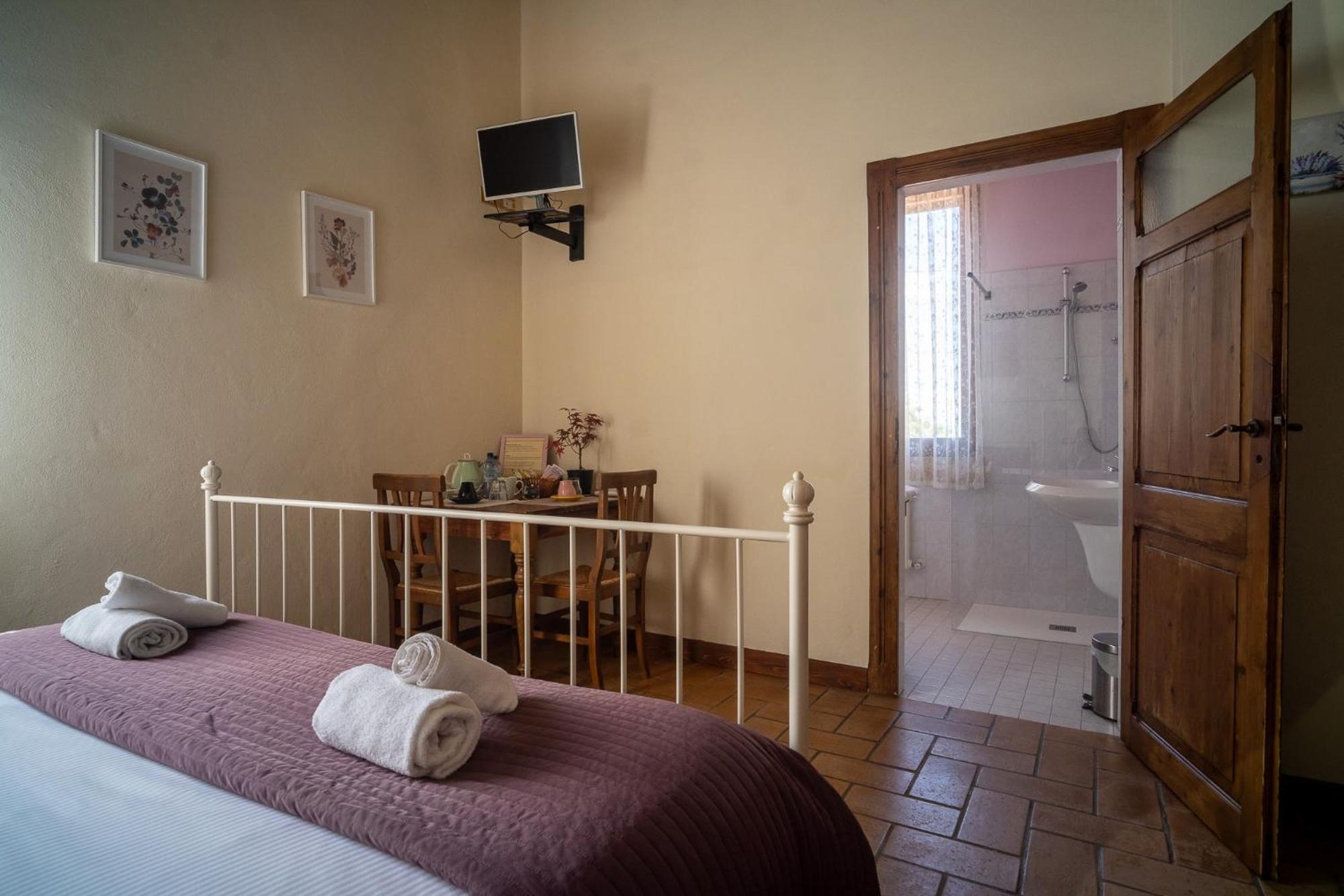 Il Castellaro Bed & Breakfast Borghi Exterior photo